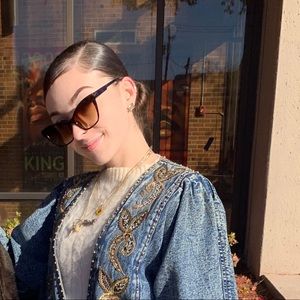 Meet your Posher, Tori